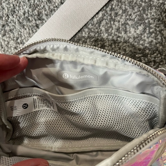 NWOT Lululemon belt bag - Picture 3 of 3